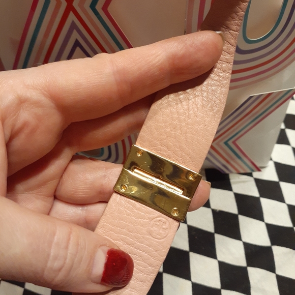 Tory Burch Gold Statement Logo Leather Cuff - Picture 2 of 6